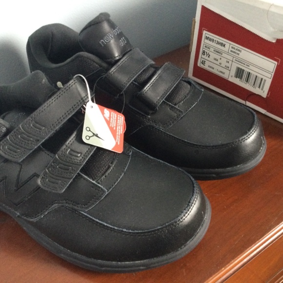 New Balance Men’s Leather Walking Shoes ..new in box